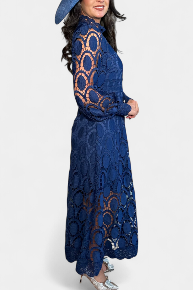 Vestido Midi Encaje Bordado Cuello Alto Privée Con Encanto