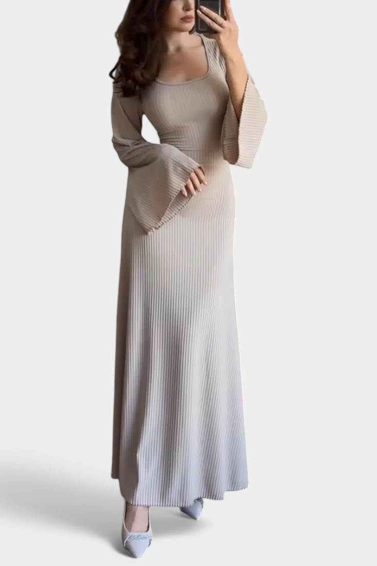 Vestido Midi Punto Suave Con Cintura Livia Chic Colección