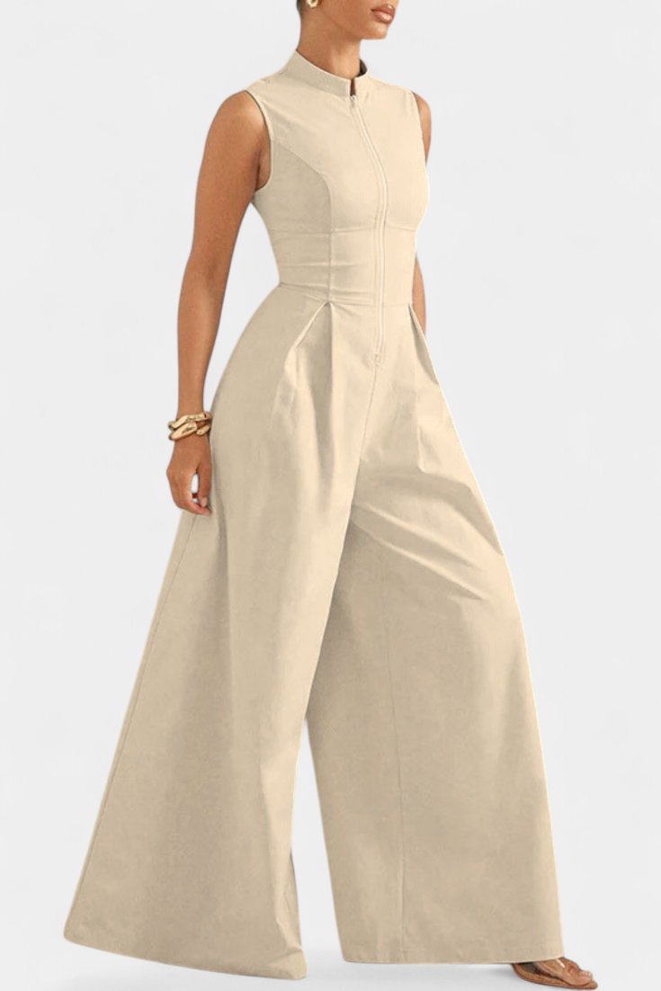 Mono Blanca Pliegues Minimalista Con Toque Chic Y Fluido