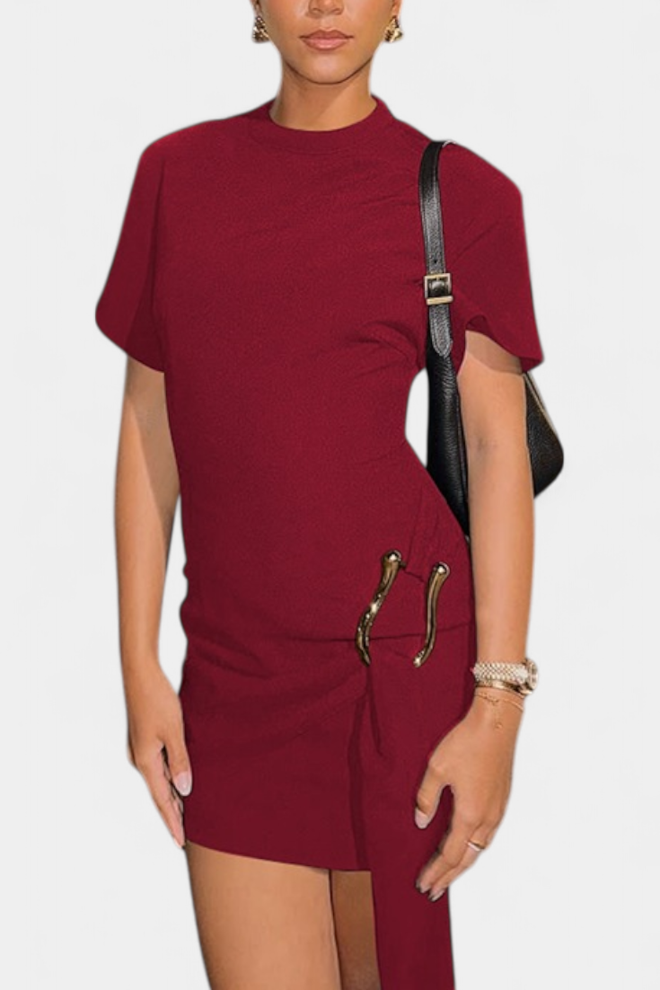 Vestido Mini Coraline Con Cintura Drapeada Hebilla Dorada