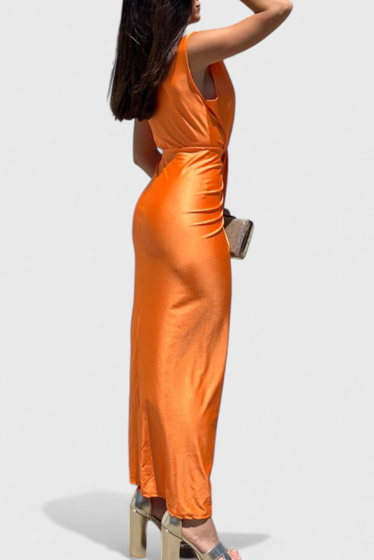 Vestido Midi Fruncido Con Escote Profundo Coqueta Atractiva
