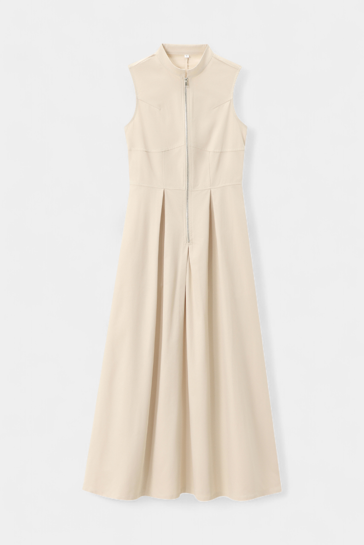 Mono Blanca Pliegues Minimalista Con Toque Chic Y Fluido