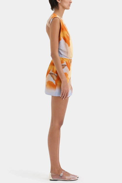 Vestido Mini Floral Serene con Ombré y Escote Juguetón