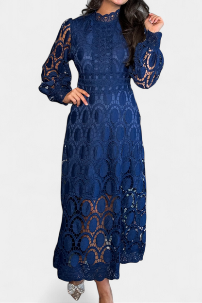 Vestido Midi Encaje Bordado Cuello Alto Privée Con Encanto
