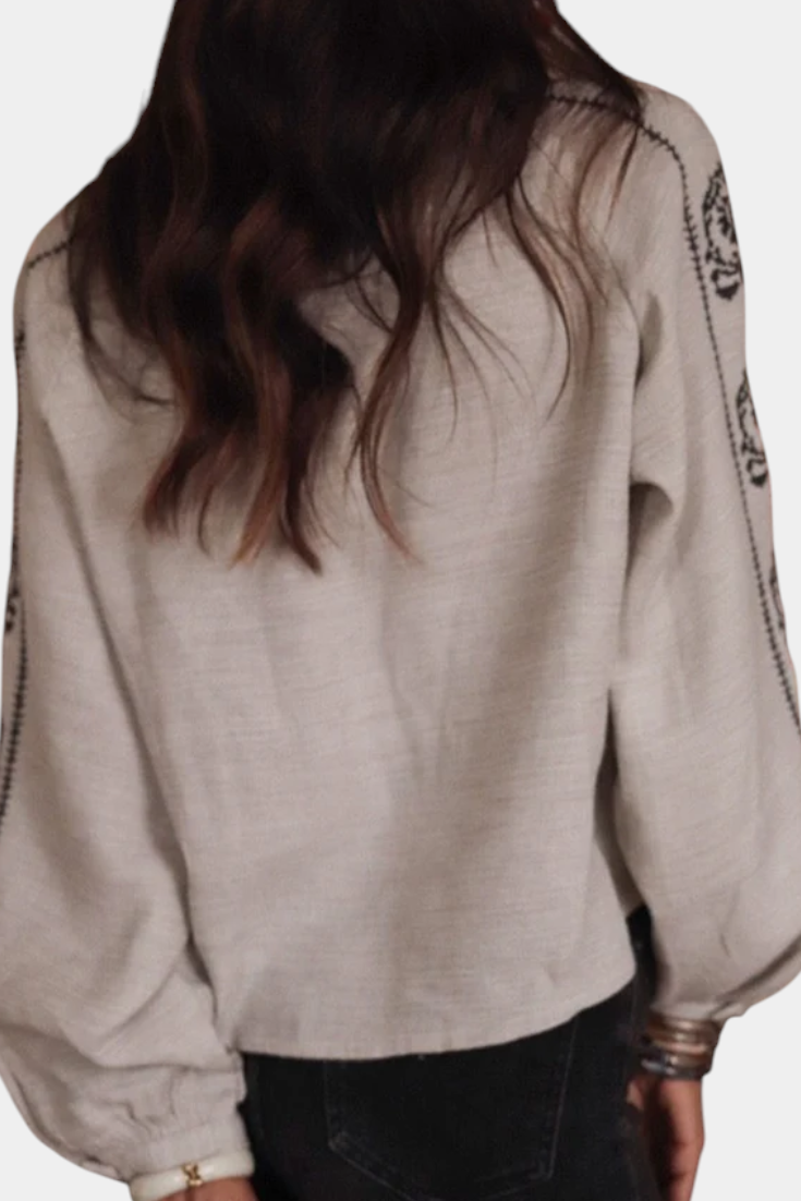 Top Amara de Lino con Bordados Artesanales Chic Exclusiva