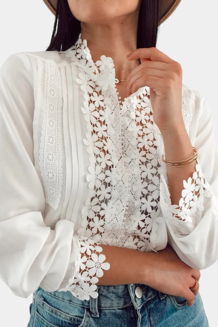 Blusa de Encaje Elvira con Bordado Floral Chic Romántica