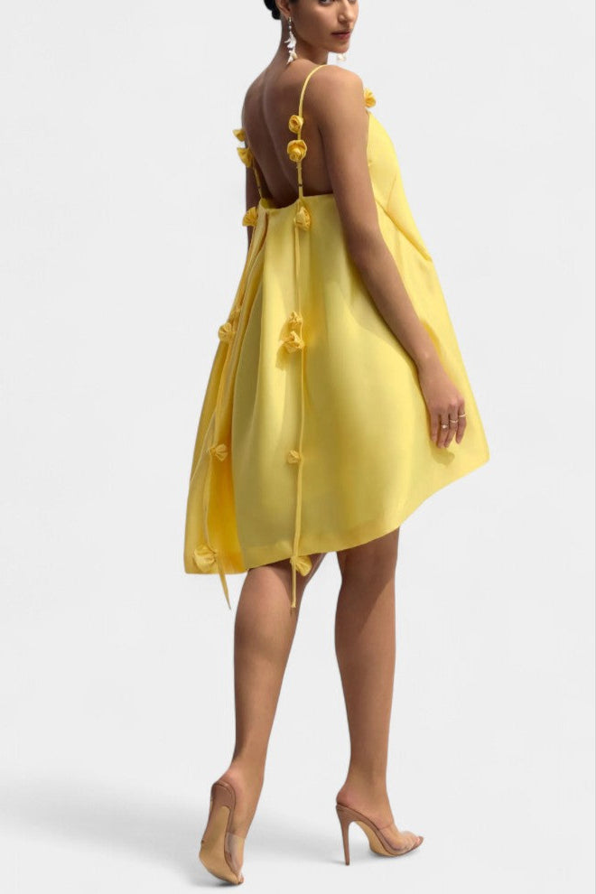 Vestido Mini Hedda Rosa con Corsé Espagueti y Encanto