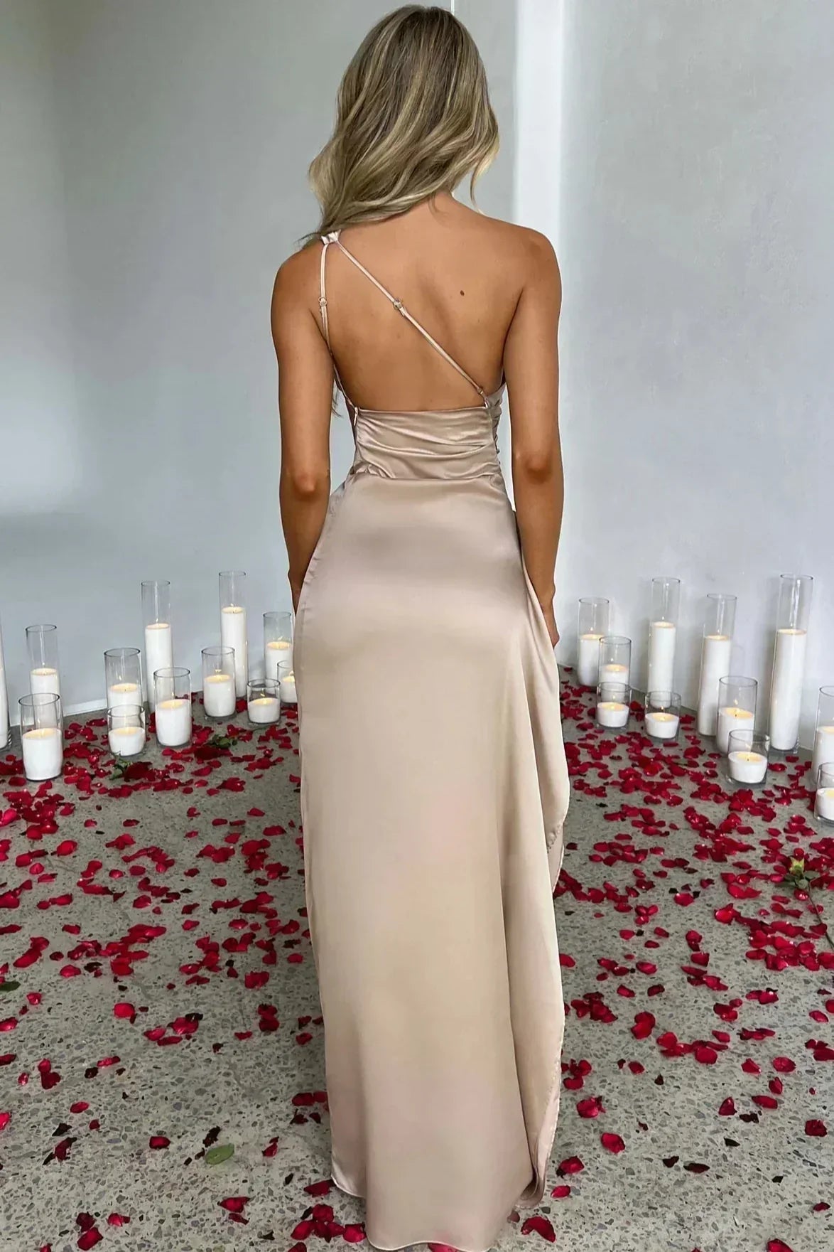 Vestido Maxi Emberly Elástico Con Abertura Alta Asimétrica