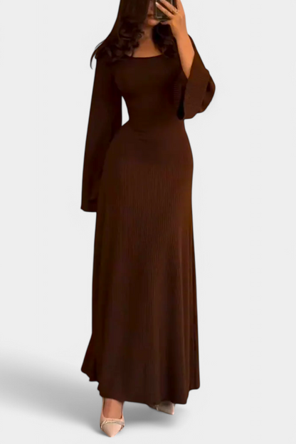 Vestido Midi Punto Suave Con Cintura Livia Chic Colección