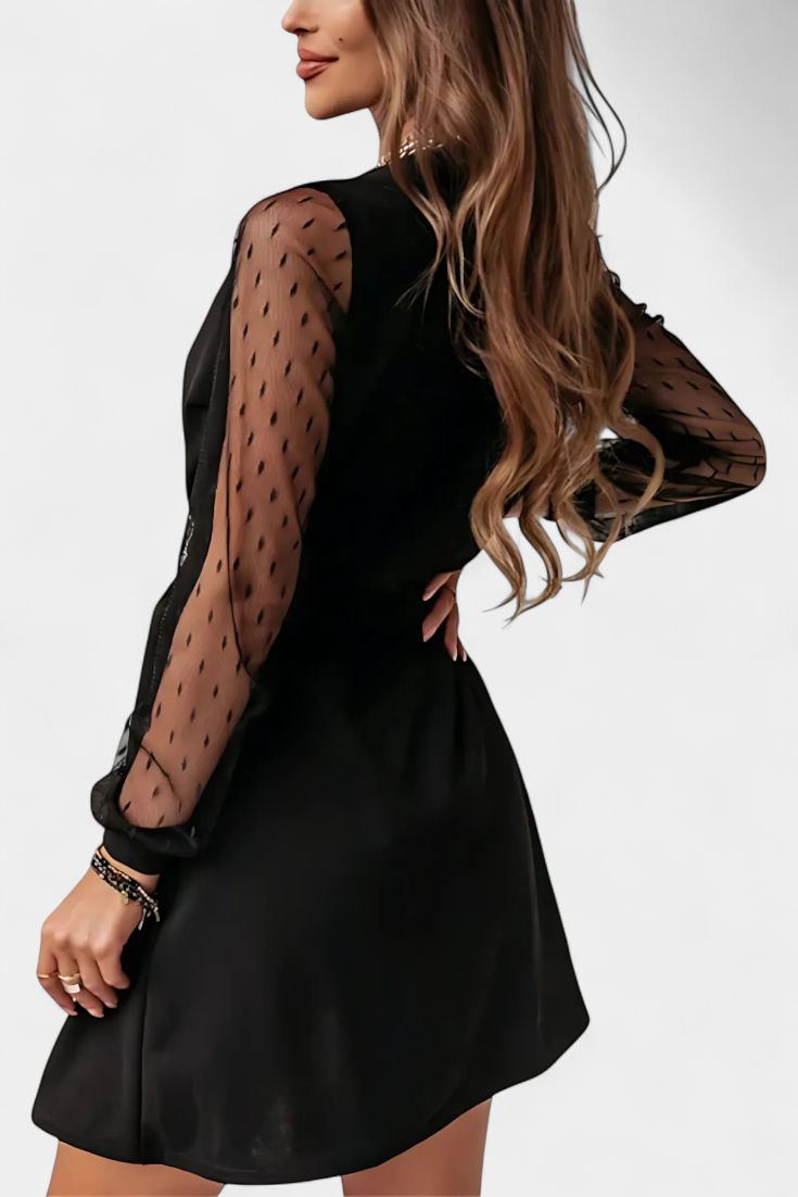 Vestido Mini Elegante Con Escote Exclusivo Y Coqueto