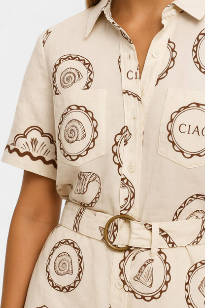 Camiseta Seashell Mono con Detalle de Concha Veraniega